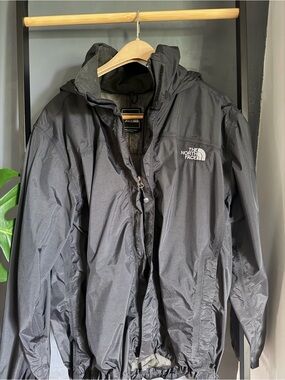 The North Face Men’s Medium Black Hooded Windbreaker Jacket Lightweight Zip Up